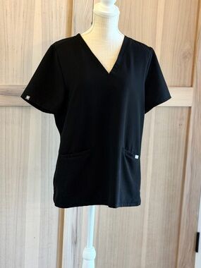 FIGS Technical Collection Scrub Top. Unisex Sz-L Black. V Neck | Pockets